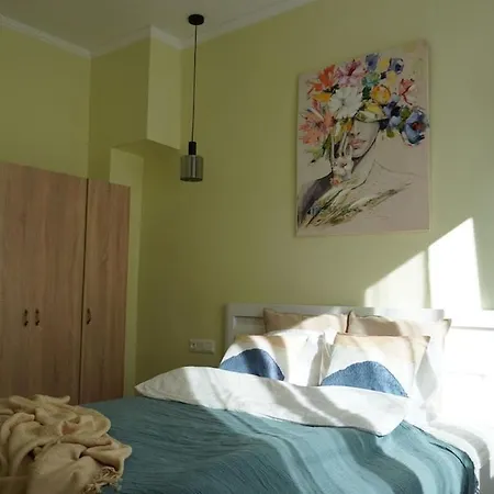 S Irma - Next To The Old Cathedral Daire *